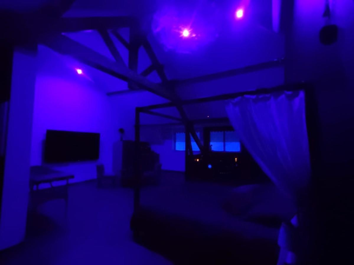 Love Room A 蒙塔日 外观 照片